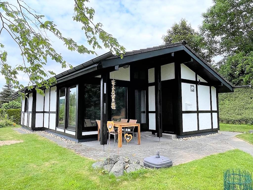 Sauerlaender Henne-Luett Villa เมสเชอเดอ ภายนอก รูปภาพ